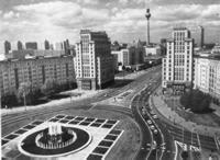 Wohnbebauung Strausberger Platz. Berlin 1952-54